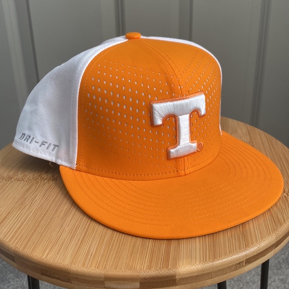 Nike Sri-fit University of Tennessee men’s hat. - Picture 2 of 2